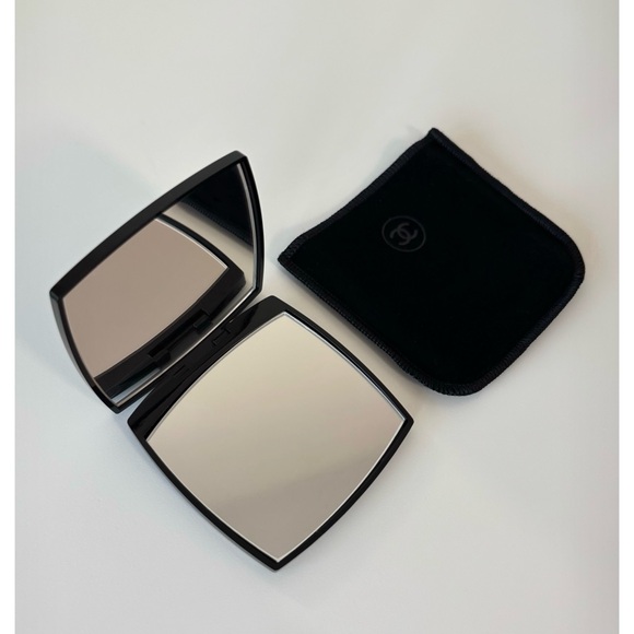 Chanel Compact Mirror - Picture 4 of 5